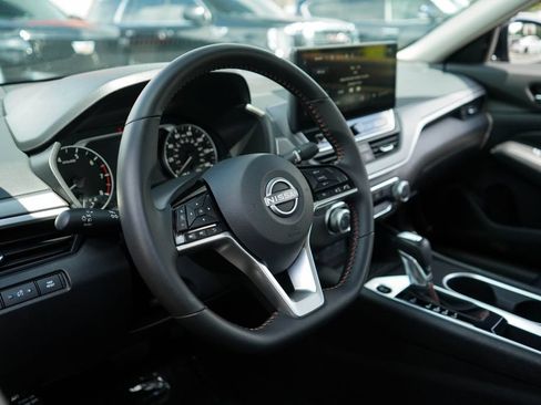 Used 2026 Nissan Altima 2.5 SR FWD image 5