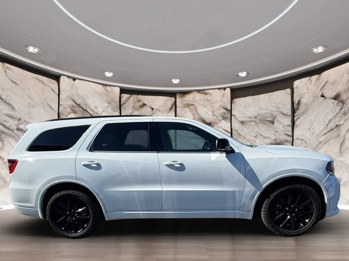 Used 2018 Dodge Durango R/T w/ Blacktop Package RWD image 4