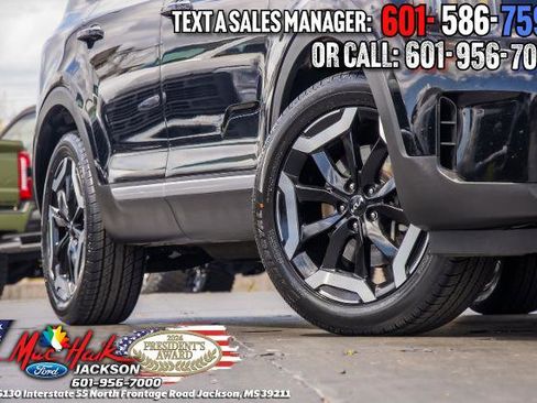 Used 2025 Kia Telluride S FWD image 2