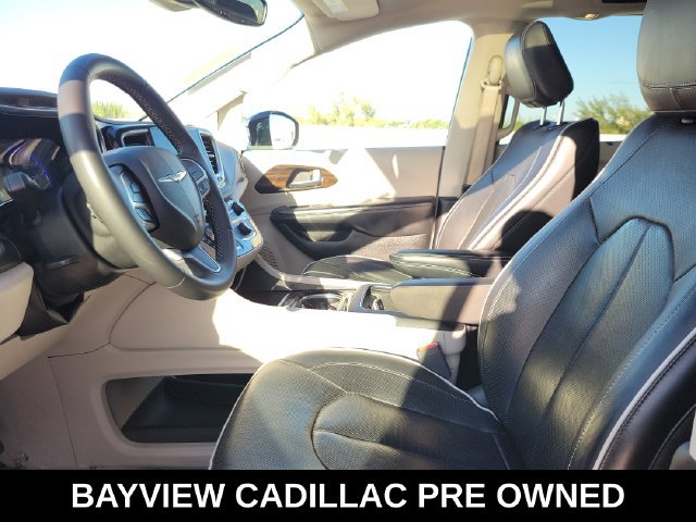 Used 2023 Chrysler Pacifica Limited FWD image 22