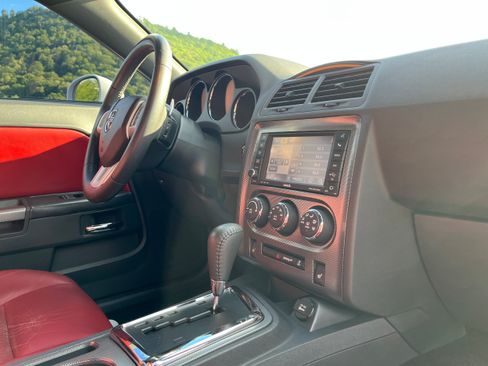 Used 2013 Dodge Challenger R/T RWD image 13