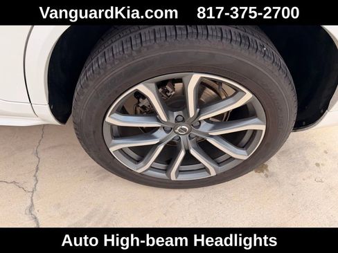 Used 2019 Volvo XC90 T5 Momentum w/ Multimedia Package image 10