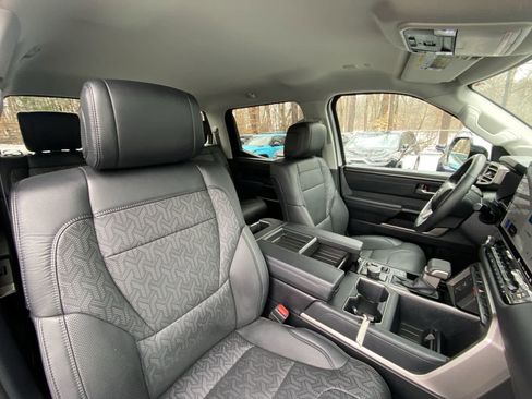 Used 2023 Toyota Tundra Limited w/ Power Package image 31