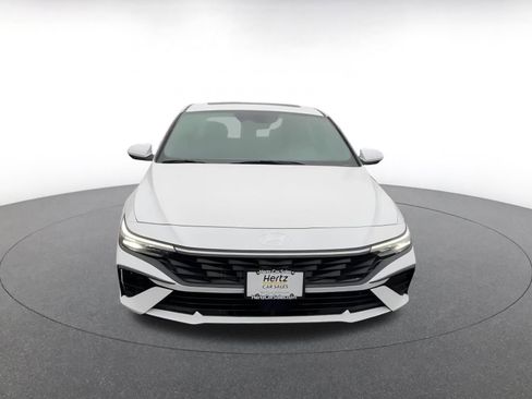 Used 2025 Hyundai Elantra SEL image 4
