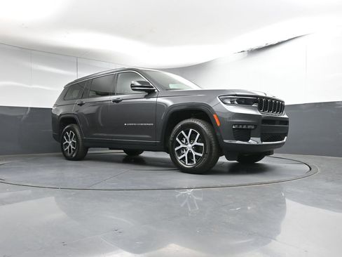 Used 2024 Jeep Grand Cherokee L Limited image 30