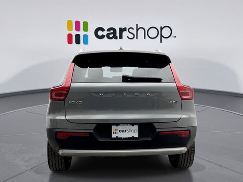 Used 2025 Volvo XC40 B5 Core image 4