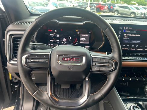 Used 2024 GMC Canyon AT4 w/ AT4 Premium Package AWD/4WD image 16