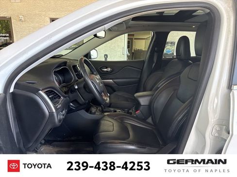 Used 2019 Jeep Cherokee Limited w/ Trailer Tow Group image 17