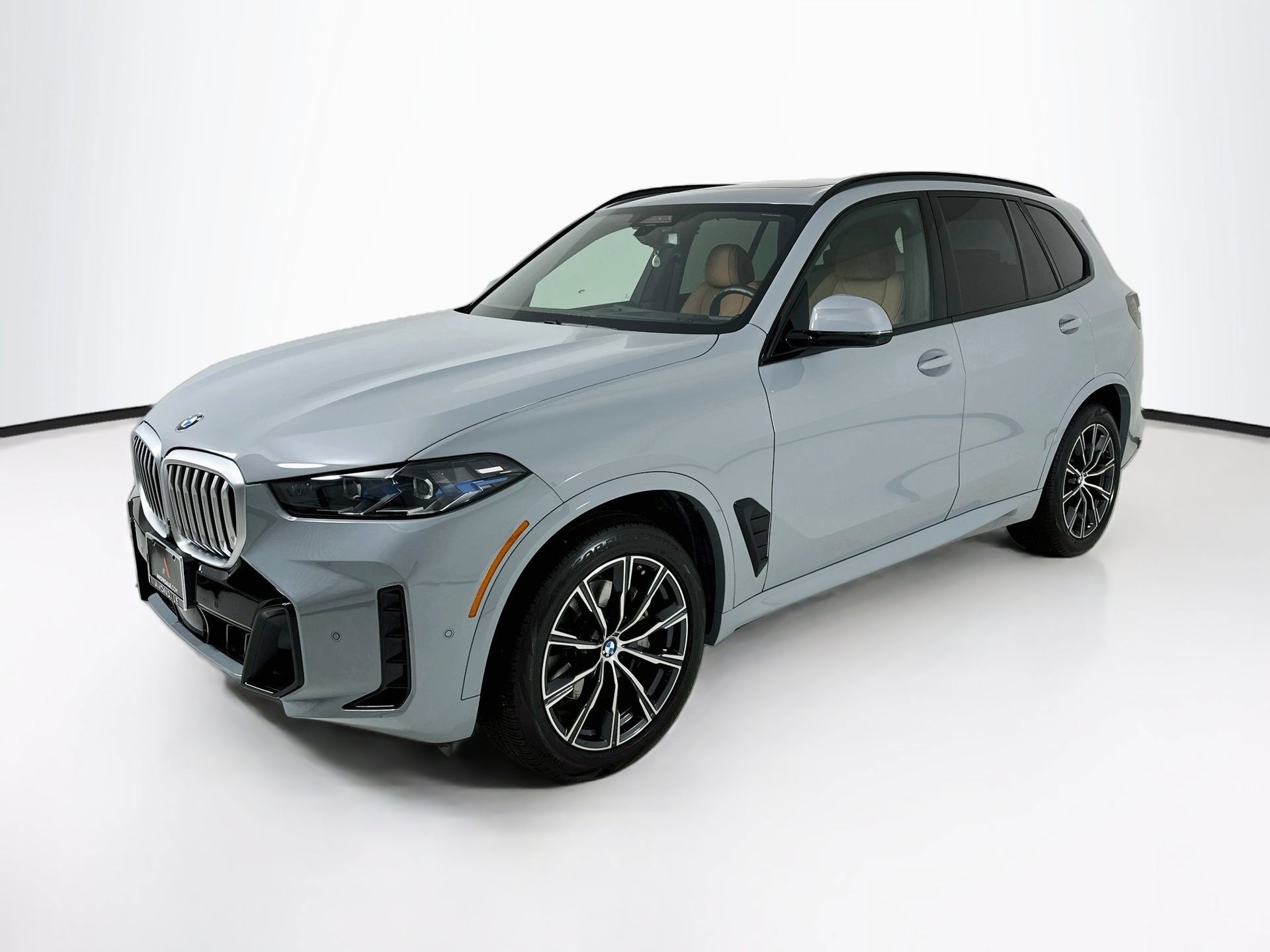 Used 2024 BMW X5 xDrive40i w/ Executive Package AWD/4WD image 3