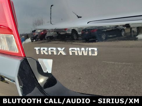 Used 2022 Chevrolet Trax LT w/ LT Convenience Package AWD/4WD image 6