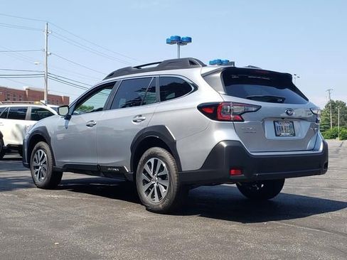 Used 2025 Subaru Outback Premium image 6