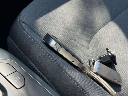 Used 2025 Kia K4 LXS image 25