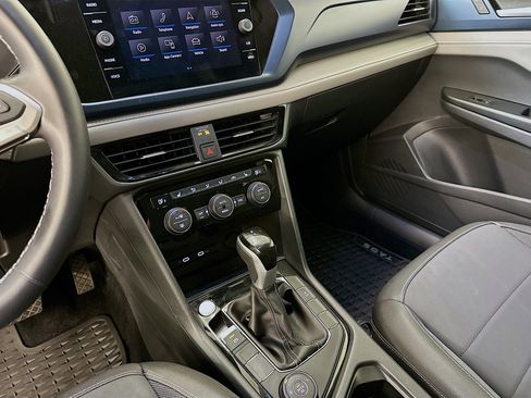 Used 2024 Volkswagen Taos SE w/ Panoramic Sunroof Package image 26