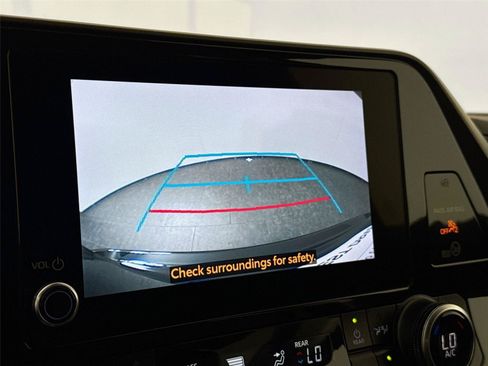 Used 2023 Toyota Highlander L FWD image 25