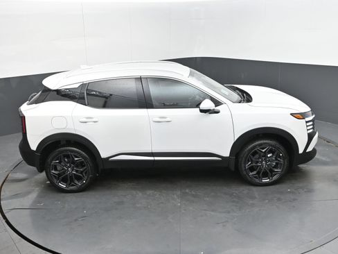 Certified 2025 Nissan Kicks SR FWD image 36
