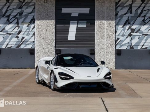 Used 2021 McLaren 765LT image 1