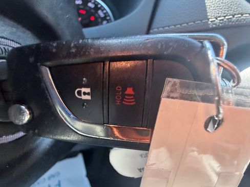 Used 2021 Toyota RAV4 LE FWD image 38
