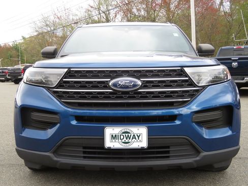 Used 2020 Ford Explorer XLT AWD/4WD image 2