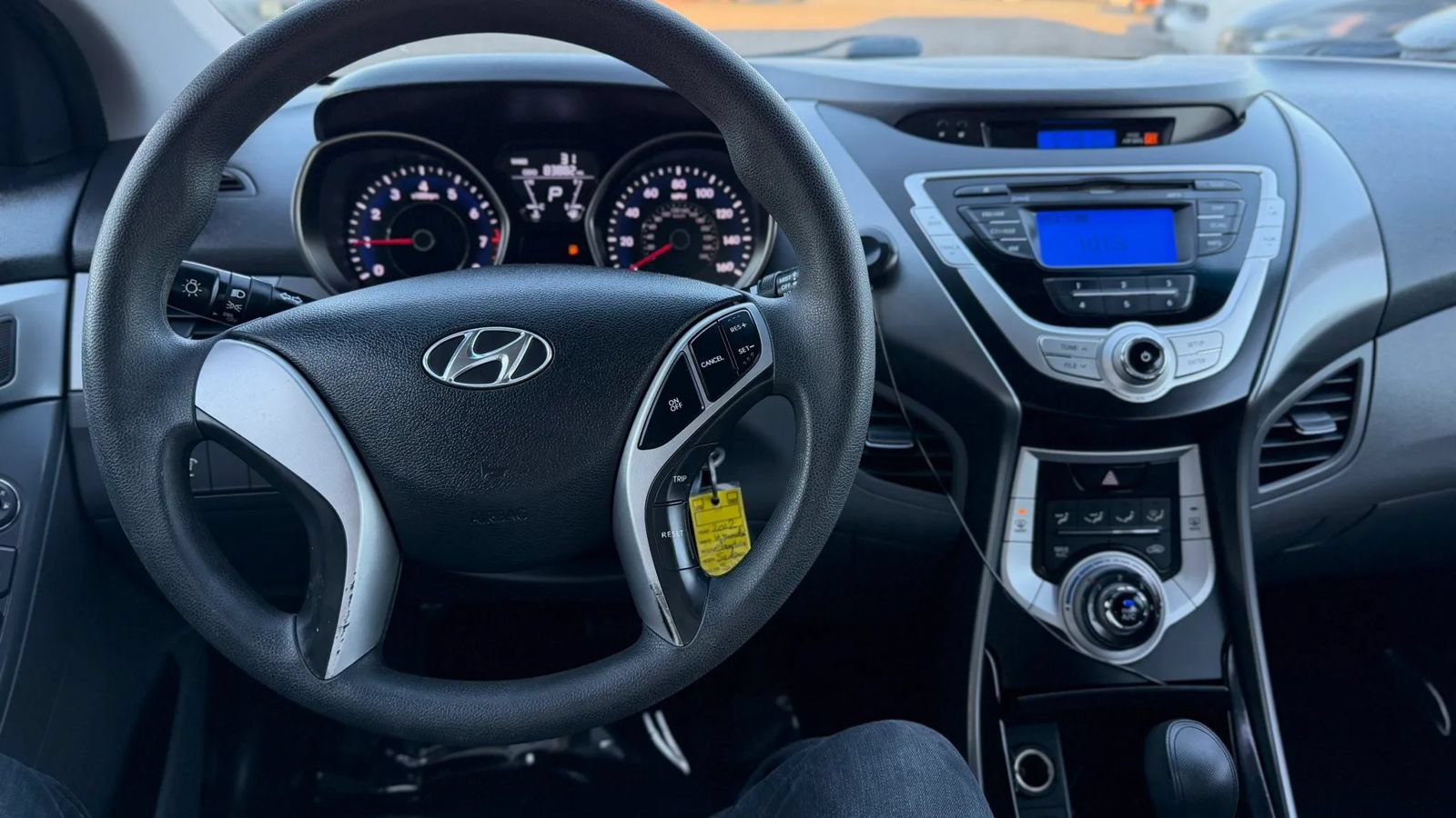 Used 2012 Hyundai Elantra GLS FWD image 16