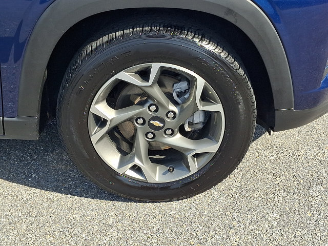 Used 2024 Chevrolet Trax LT FWD image 8