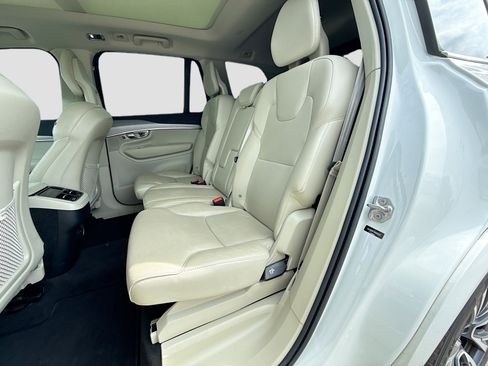 Used 2022 Volvo XC90 T5 Momentum w/ Protection Package Premier AWD/4WD image 22