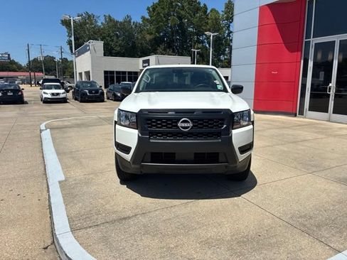 Used 2025 Nissan Frontier S RWD image 2