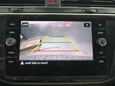 Used 2023 Volkswagen Tiguan SE image 23