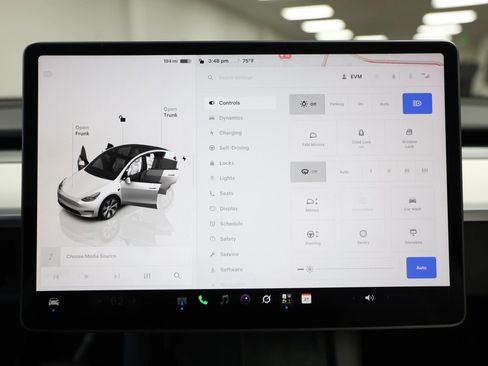 Used 2024 Tesla Model Y Long Range AWD/4WD image 52