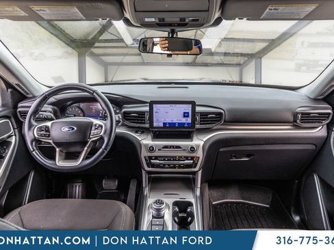 Used 2021 Ford Explorer XLT AWD/4WD image 5