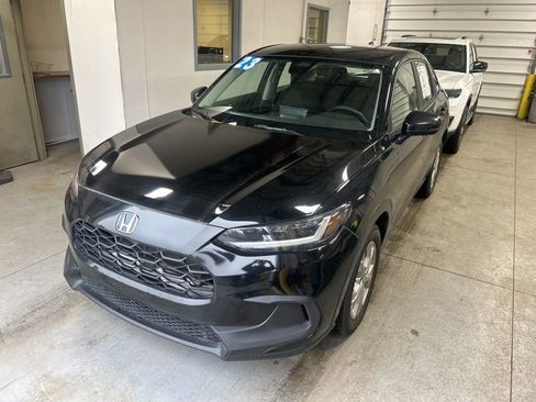 Used 2023 Honda HR-V LX image 2