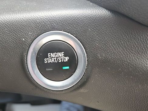 Used 2023 GMC Terrain SLE w/ Driver Convenience Package image 31