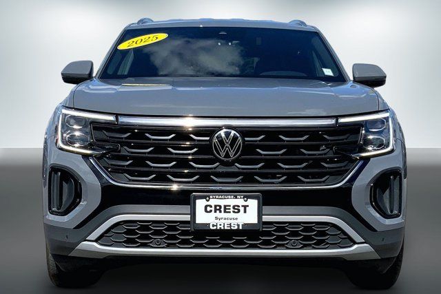 Used 2024 Volkswagen Atlas Cross Sport SE w/ Black Wheel Package AWD/4WD image 2