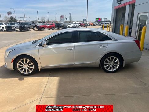 Used 2017 Cadillac XTS Luxury image 2