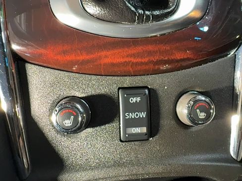 Used 2013 INFINITI G37 x Sedan w/ Premium Pkg AWD/4WD image 40