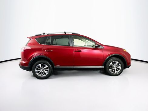 Used 2018 Toyota RAV4 XLE AWD/4WD image 10
