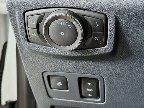 Certified 2022 Ford F350 Platinum image 27