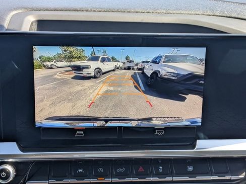 Used 2025 GMC Sierra 1500 SLT AWD/4WD image 31