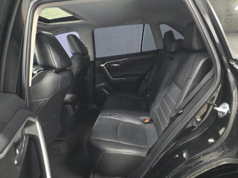 Used 2023 Toyota RAV4 XLE Premium image 9