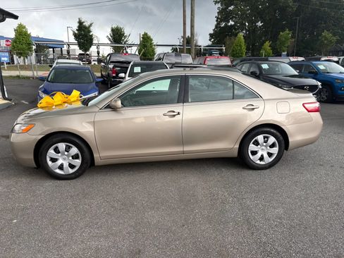 Used 2009 Toyota Camry LE FWD image 5