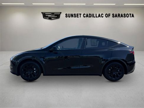 Used 2023 Tesla Model Y Long Range image 6