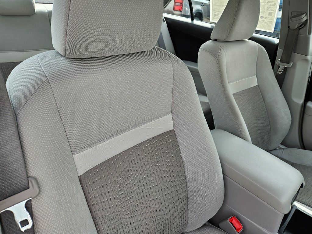 Used 2014 Toyota Camry LE FWD image 11
