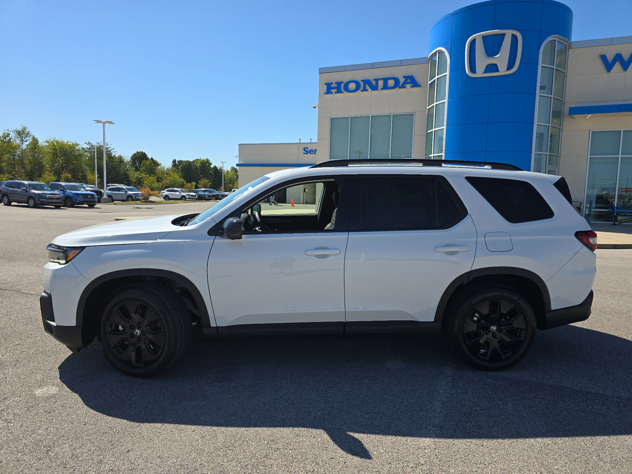 New 2026 Honda Pilot Black Edition image 10