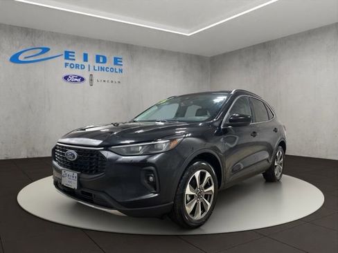 Used 2025 Ford Escape Platinum AWD/4WD image 5