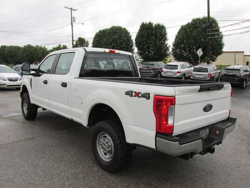 Used 2018 Ford F250 XL w/ Power Equipment Group AWD/4WD image 5