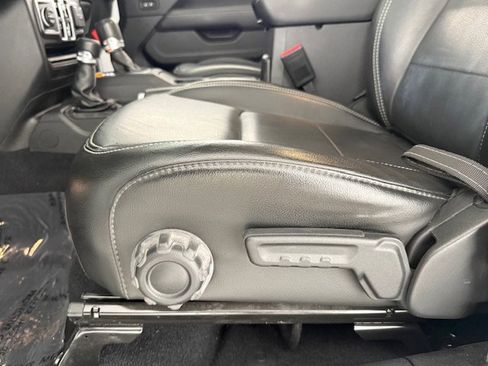 Certified 2022 Jeep Gladiator Overland w/ Popular Equipment Package image 9