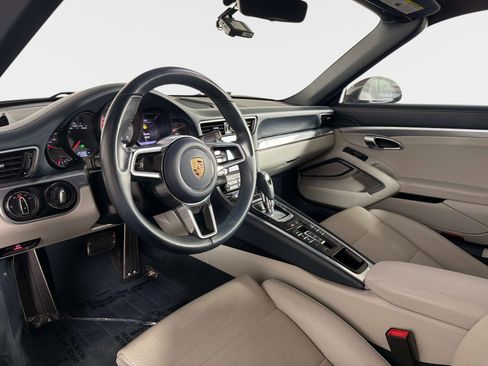 Used 2018 Porsche 911 Carrera 4S AWD/4WD image 31