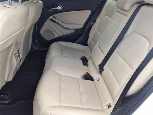 Used 2019 Mercedes-Benz GLA 250 image 17