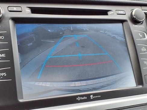 Used 2014 Toyota Highlander XLE FWD image 11
