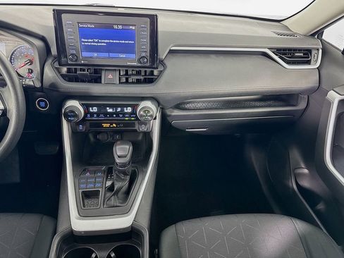 Used 2021 Toyota RAV4 XLE AWD/4WD image 33