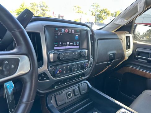 Used 2017 GMC Sierra 1500 SLT w/ SLT Preferred Package image 18